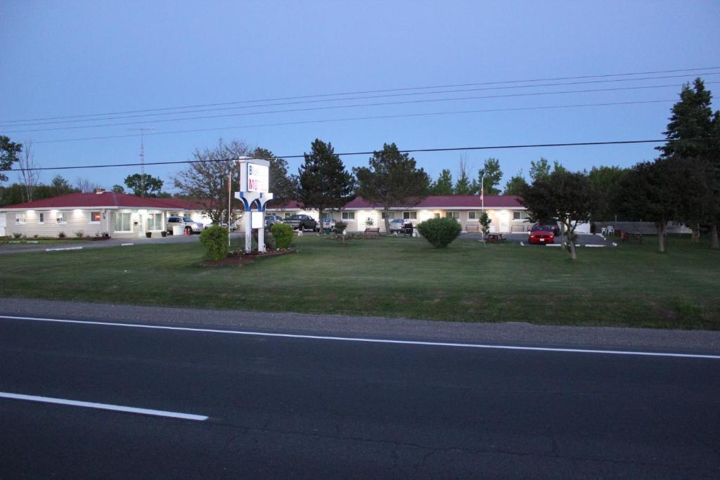 Blue Jay Motel Питерборо Экстерьер фото