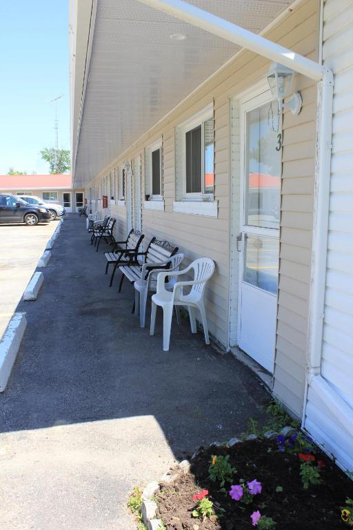 Blue Jay Motel Питерборо Экстерьер фото