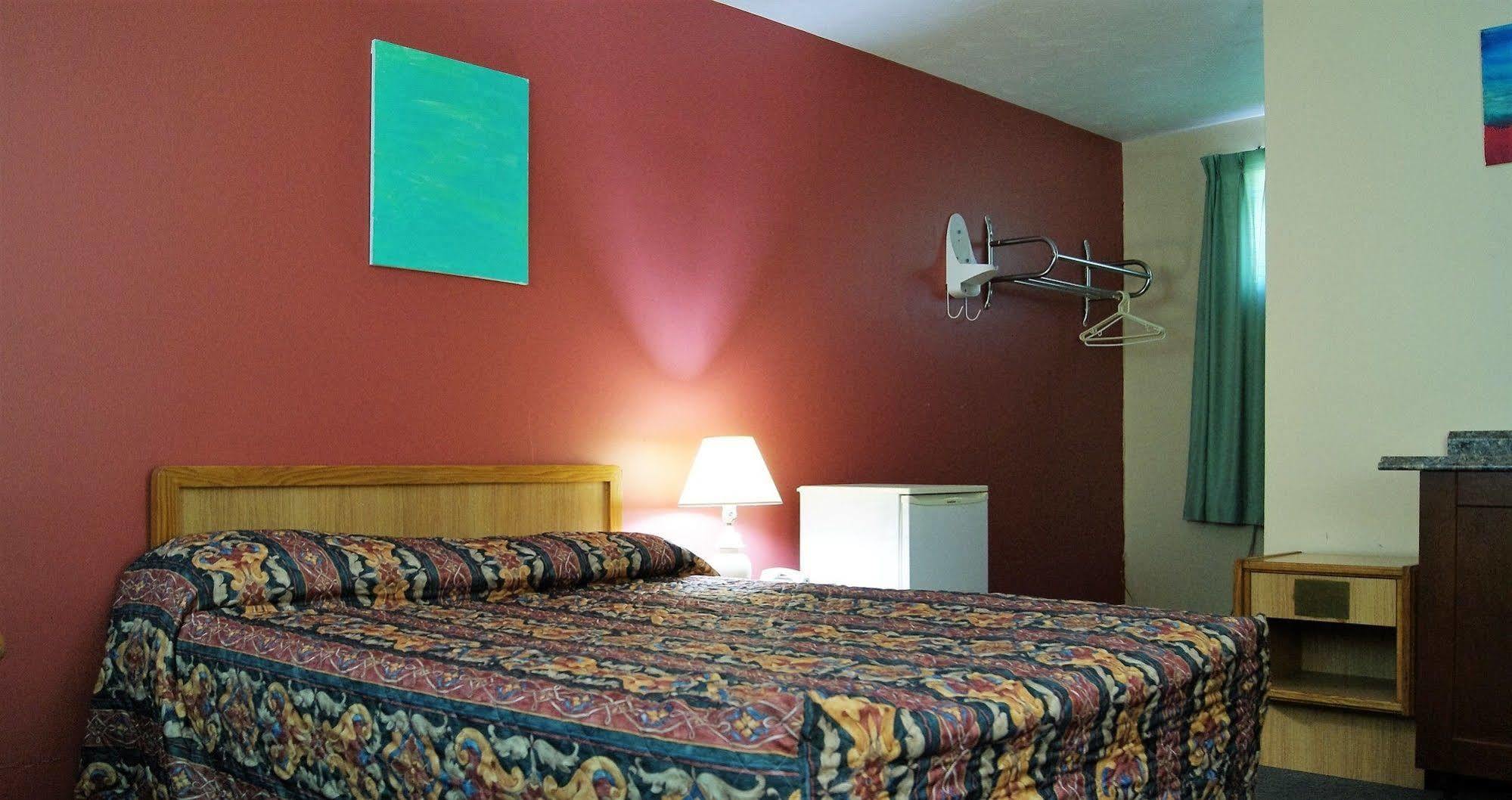Blue Jay Motel Питерборо Экстерьер фото