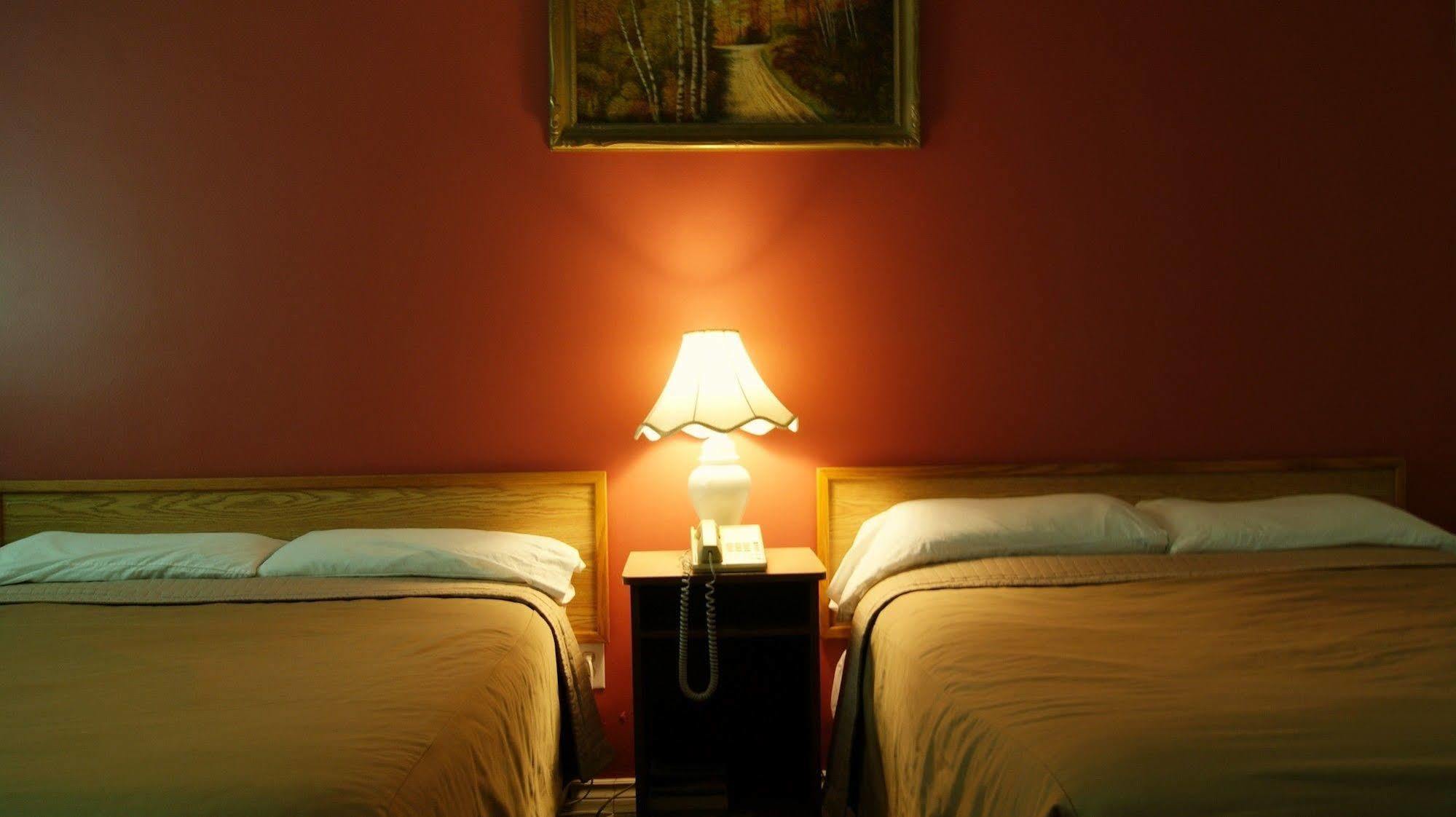 Blue Jay Motel Питерборо Экстерьер фото