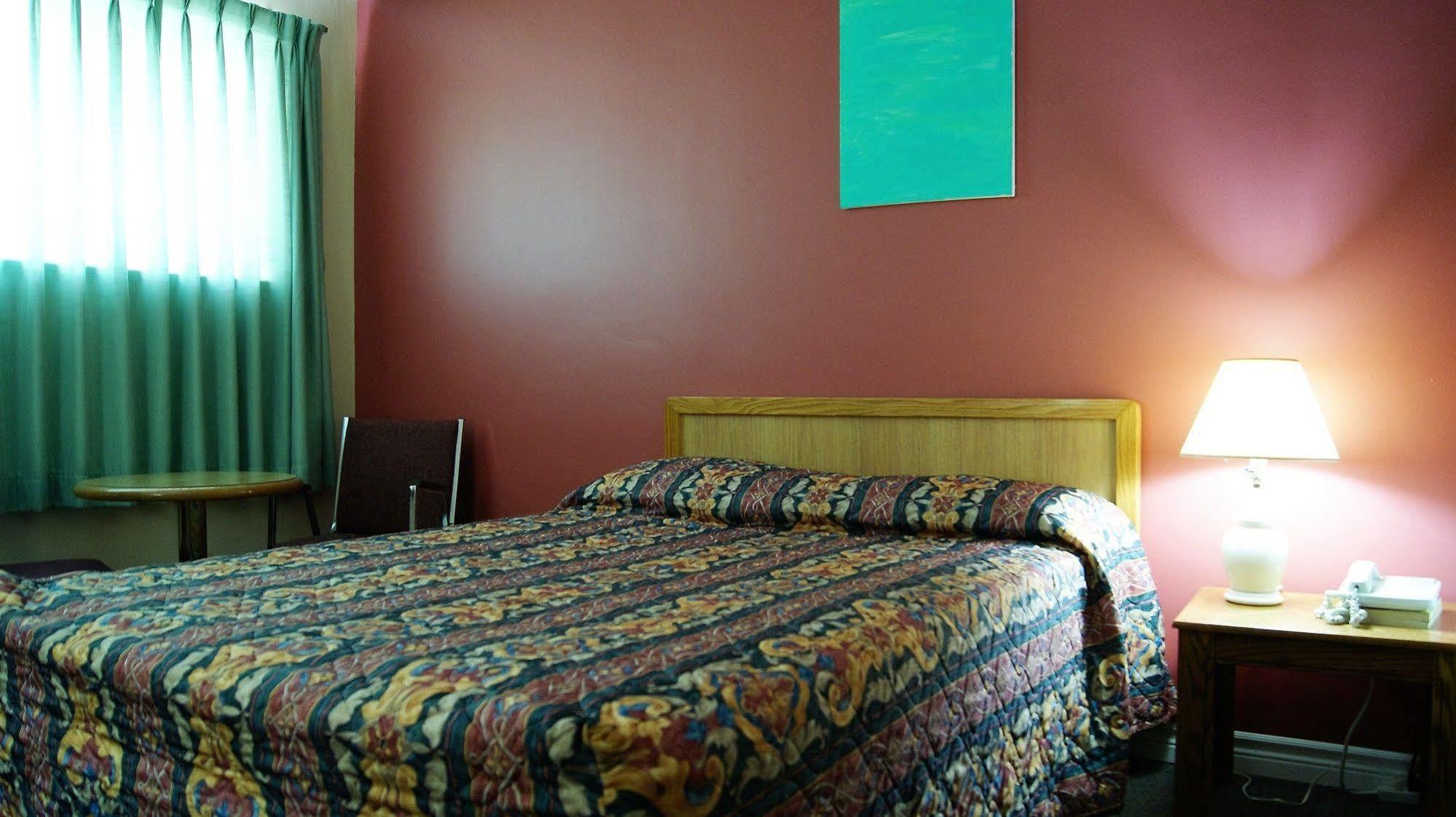 Blue Jay Motel Питерборо Экстерьер фото